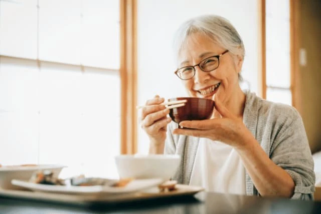 一人暮らしのシニア女性の食費はいくら？食費を抑えるコツを解説！